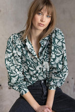 Load image into Gallery viewer, Lilla P Shirred Sleeve Buttondown