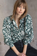 Load image into Gallery viewer, Lilla P Shirred Sleeve Buttondown
